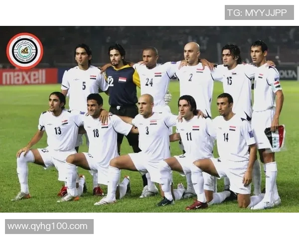 足球锋隐背后的故事与传奇球员的崛起与沉浮之路